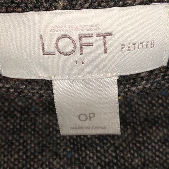 LOFT dark gray wool blend A-line skirt with flower appliqué size 0P 0 Petite - Picture 2 of 5